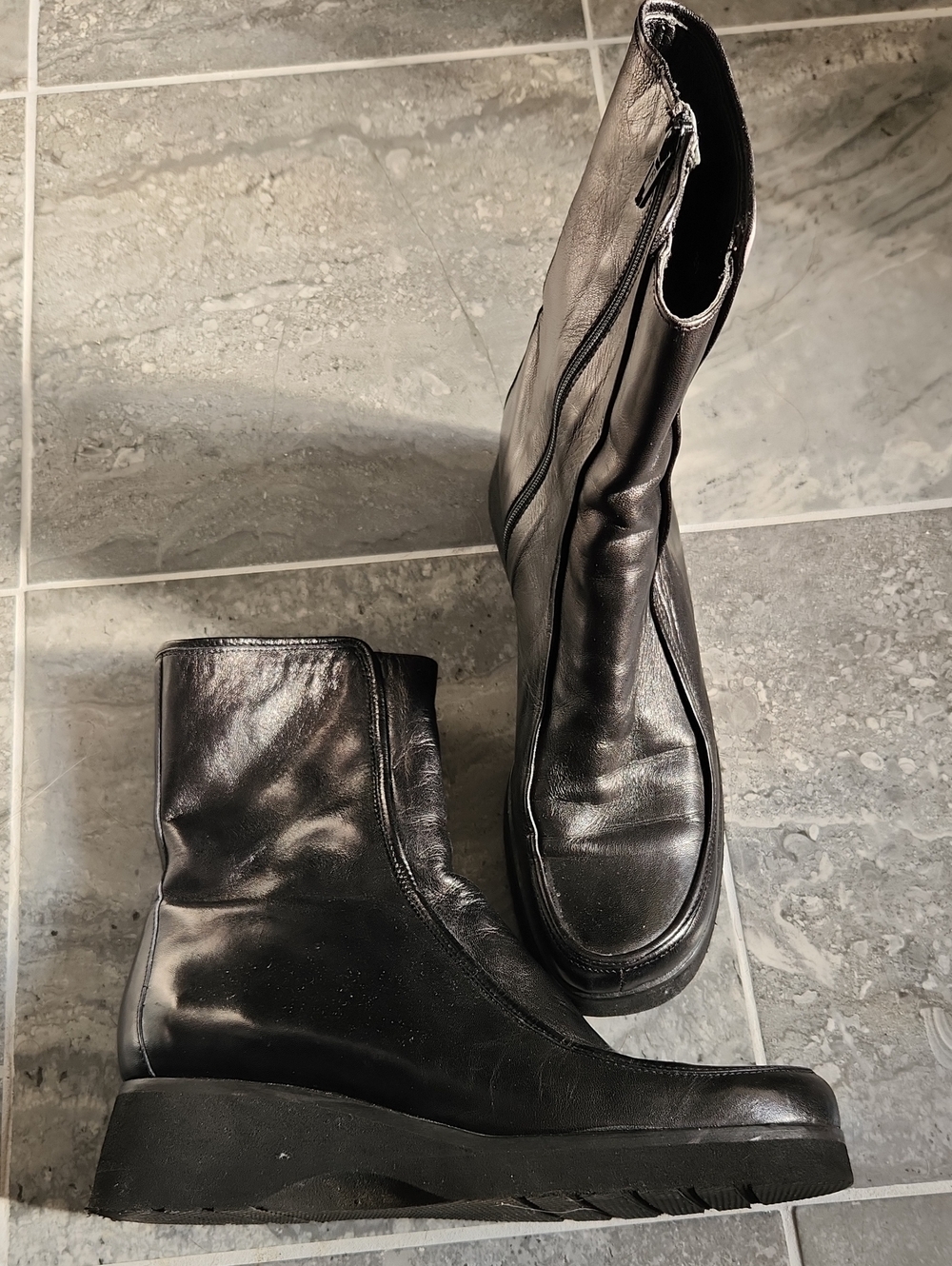 Vintage Kenneth Cole Black Leather Zip Ankle Boots Size 39